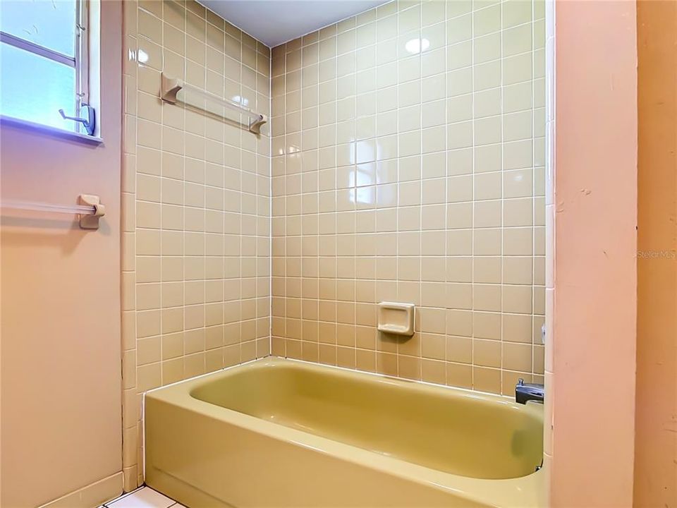 На продажу: $320,000 (3 спален, 2 ванн, 1808 Квадратных фут)
