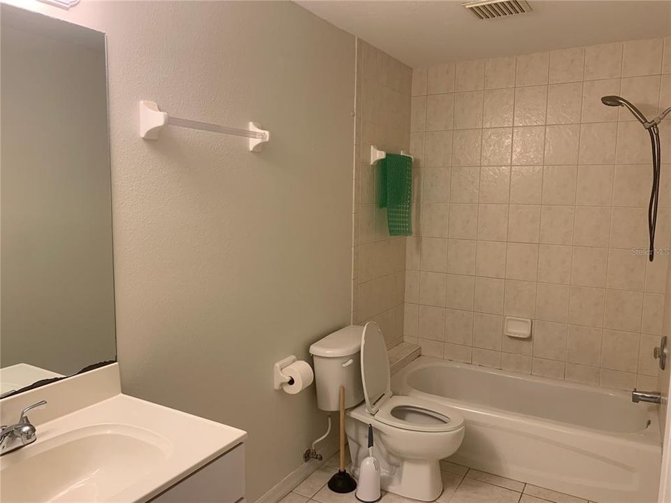 В аренду: $2,100 (3 спален, 2 ванн, 1342 Квадратных фут)