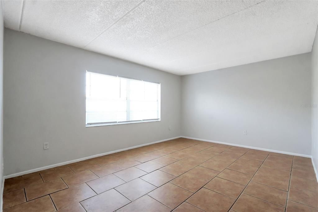 For Sale: $98,000 (2 beds, 1 baths, 761 Square Feet)