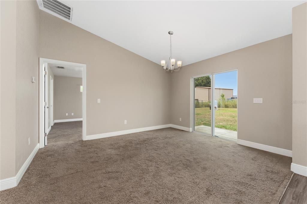 For Sale: $275,000 (3 beds, 2 baths, 1638 Square Feet)