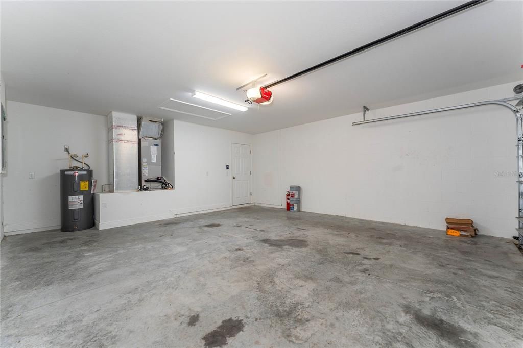 For Sale: $275,000 (3 beds, 2 baths, 1638 Square Feet)