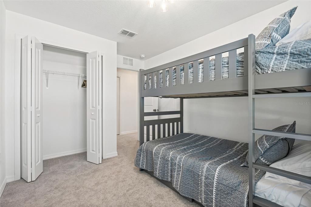 В аренду: $2,300 (3 спален, 2 ванн, 1405 Квадратных фут)