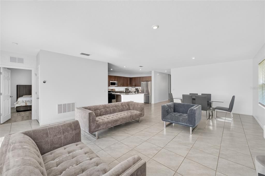 For Sale: $374,900 (4 beds, 2 baths, 1842 Square Feet)