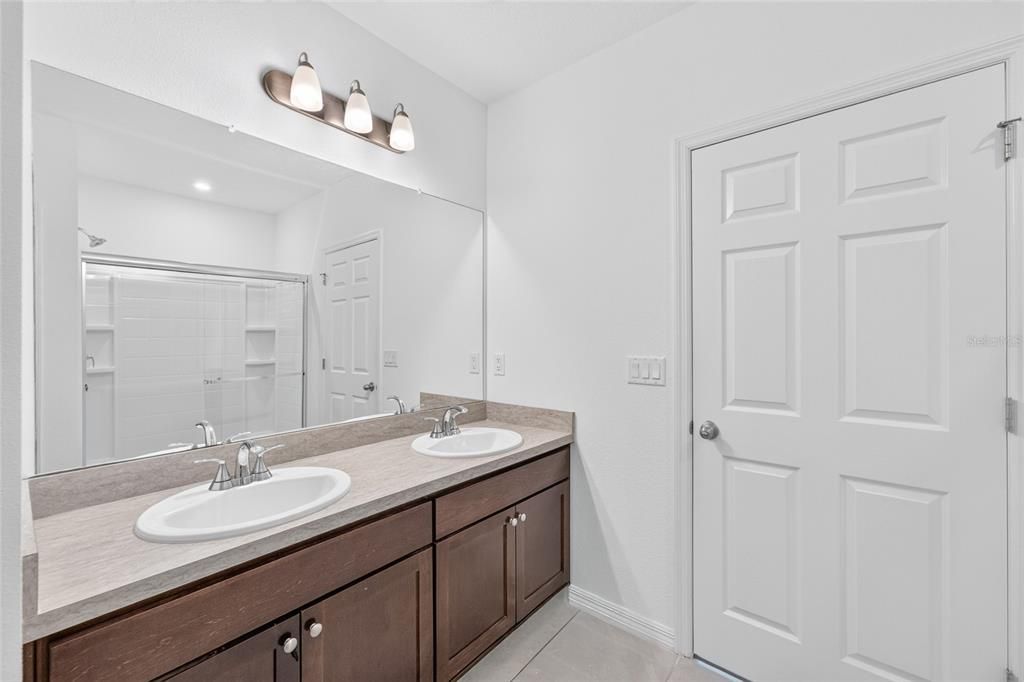 For Sale: $374,900 (4 beds, 2 baths, 1842 Square Feet)