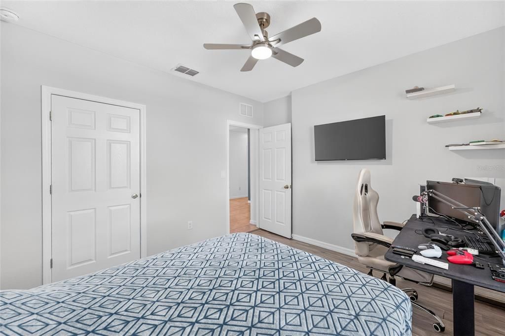 For Sale: $374,900 (4 beds, 2 baths, 1842 Square Feet)