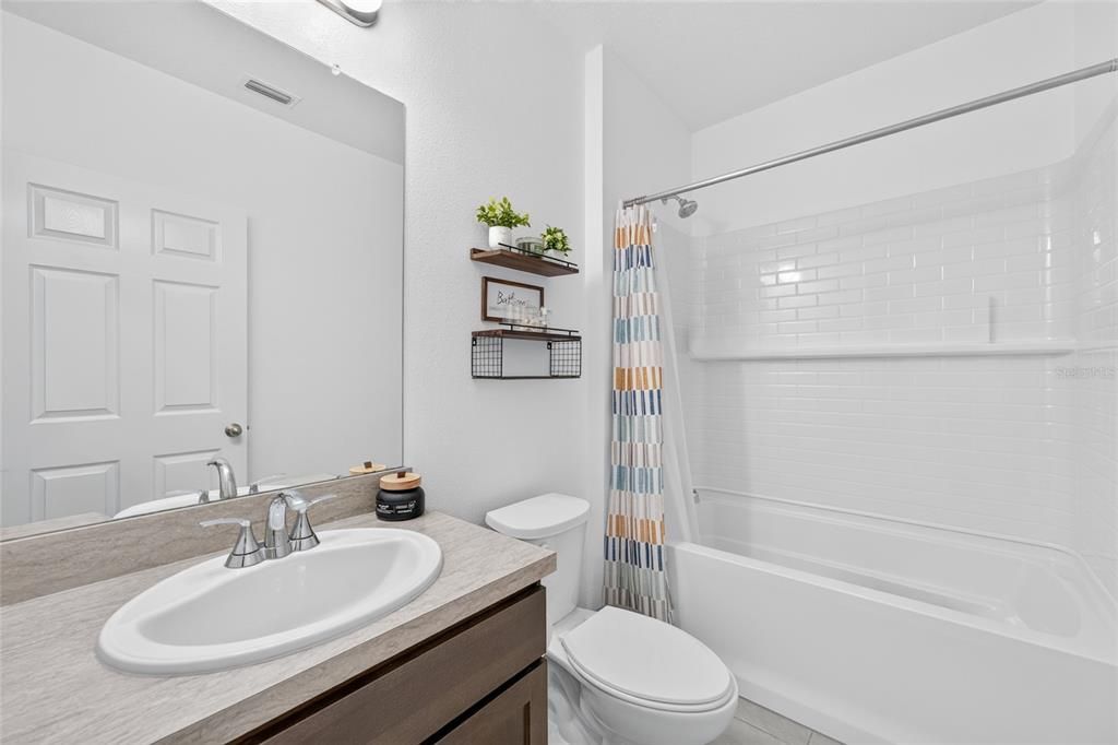 For Sale: $374,900 (4 beds, 2 baths, 1842 Square Feet)