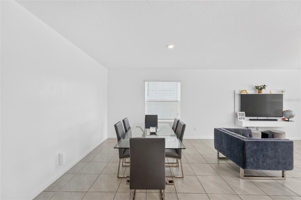 For Sale: $374,900 (4 beds, 2 baths, 1842 Square Feet)