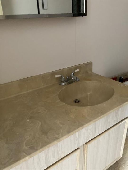 For Sale: $110,000 (2 beds, 2 baths, 1100 Square Feet)