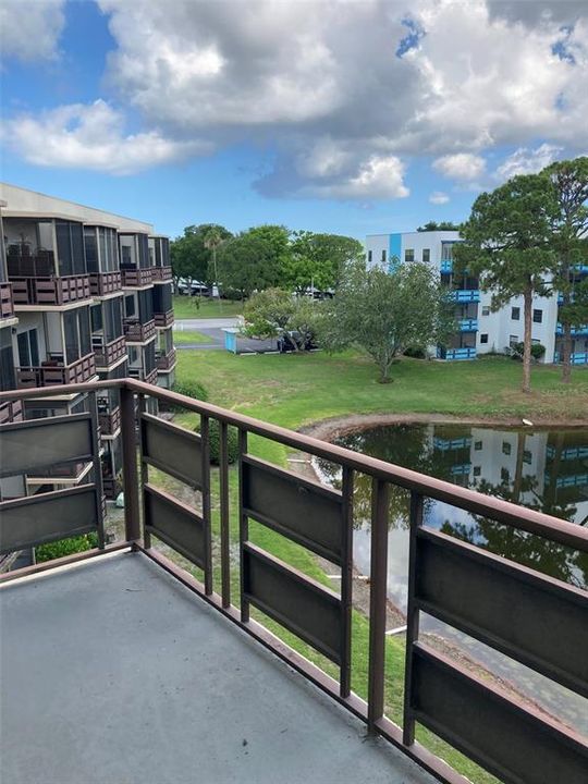For Sale: $110,000 (2 beds, 2 baths, 1100 Square Feet)