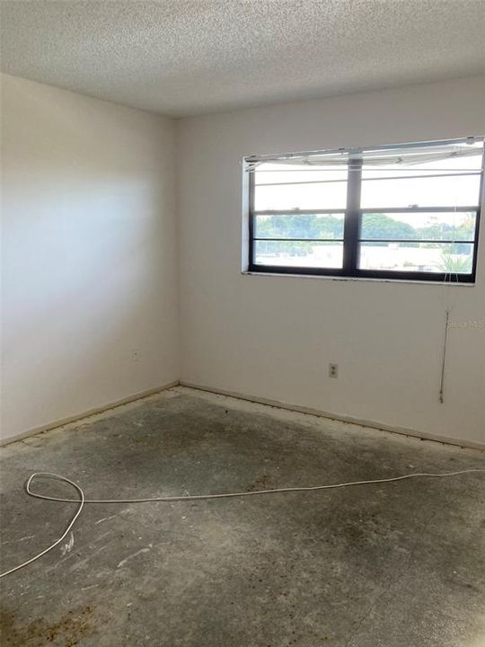 For Sale: $110,000 (2 beds, 2 baths, 1100 Square Feet)