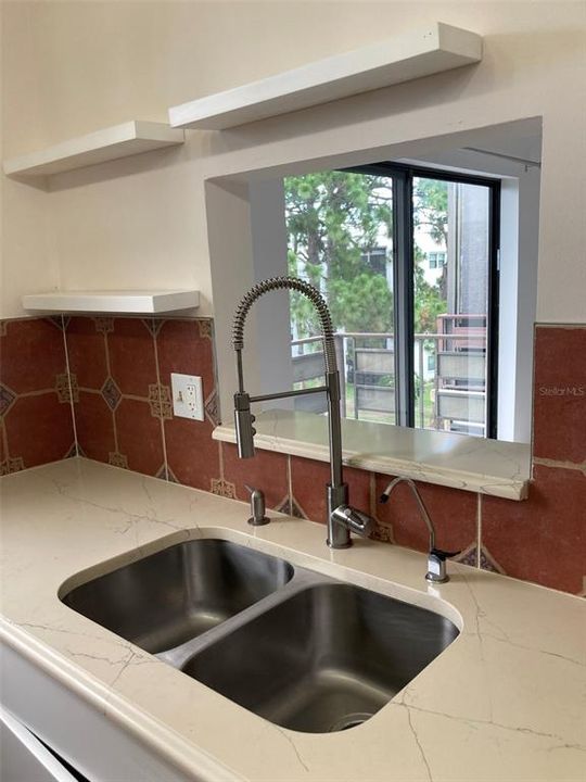 For Sale: $110,000 (2 beds, 2 baths, 1100 Square Feet)