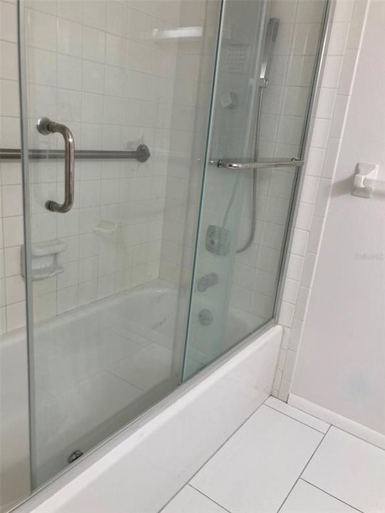 For Sale: $110,000 (2 beds, 2 baths, 1100 Square Feet)