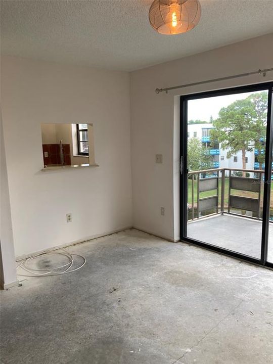 For Sale: $110,000 (2 beds, 2 baths, 1100 Square Feet)