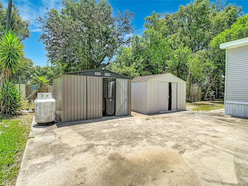 На продажу: $299,900 (3 спален, 2 ванн, 1800 Квадратных фут)