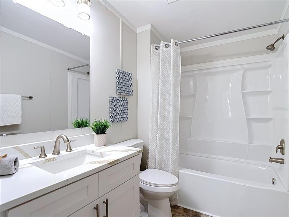 На продажу: $299,900 (3 спален, 2 ванн, 1800 Квадратных фут)
