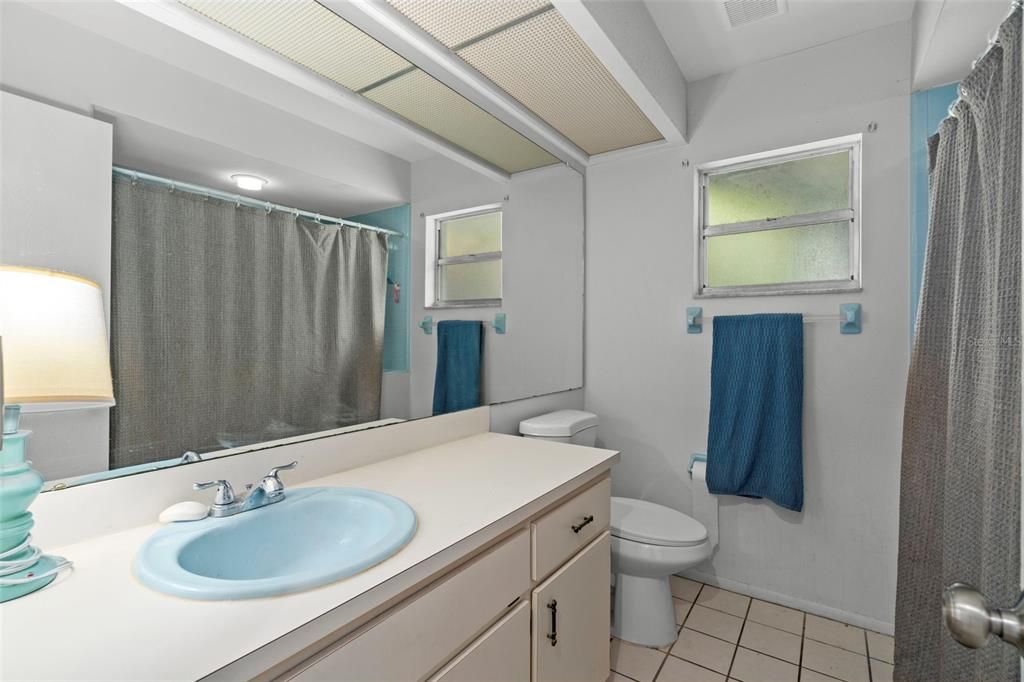 En Venta: $285,000 (3 camas, 2 baños, 1634 Pies cuadrados)
