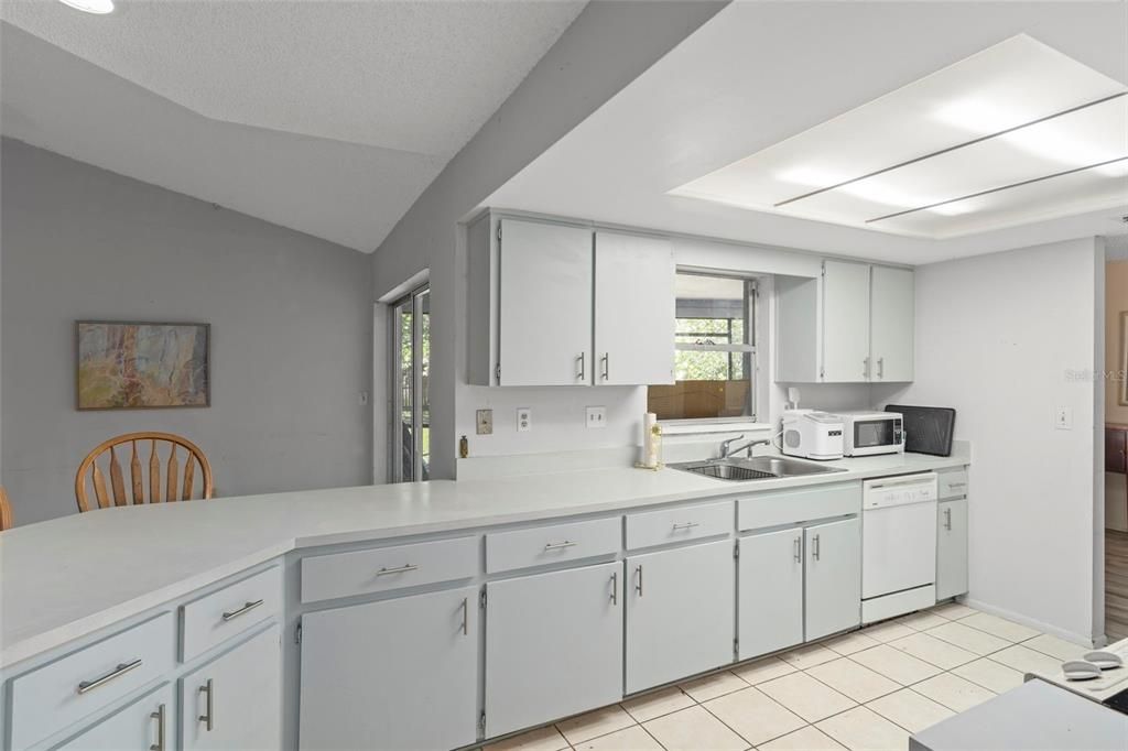 En Venta: $285,000 (3 camas, 2 baños, 1634 Pies cuadrados)