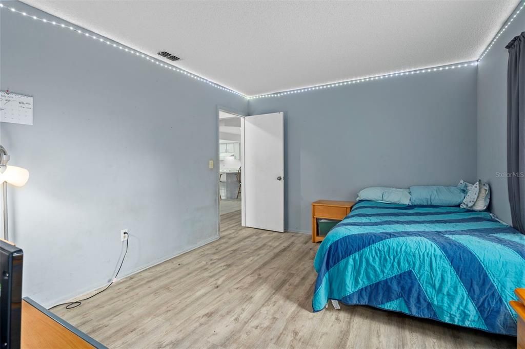 En Venta: $285,000 (3 camas, 2 baños, 1634 Pies cuadrados)