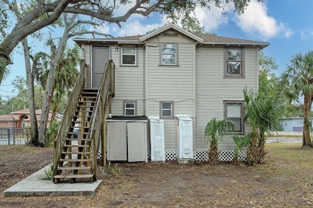For Rent: $1,750 (3 beds, 1 baths, 2918 Square Feet)