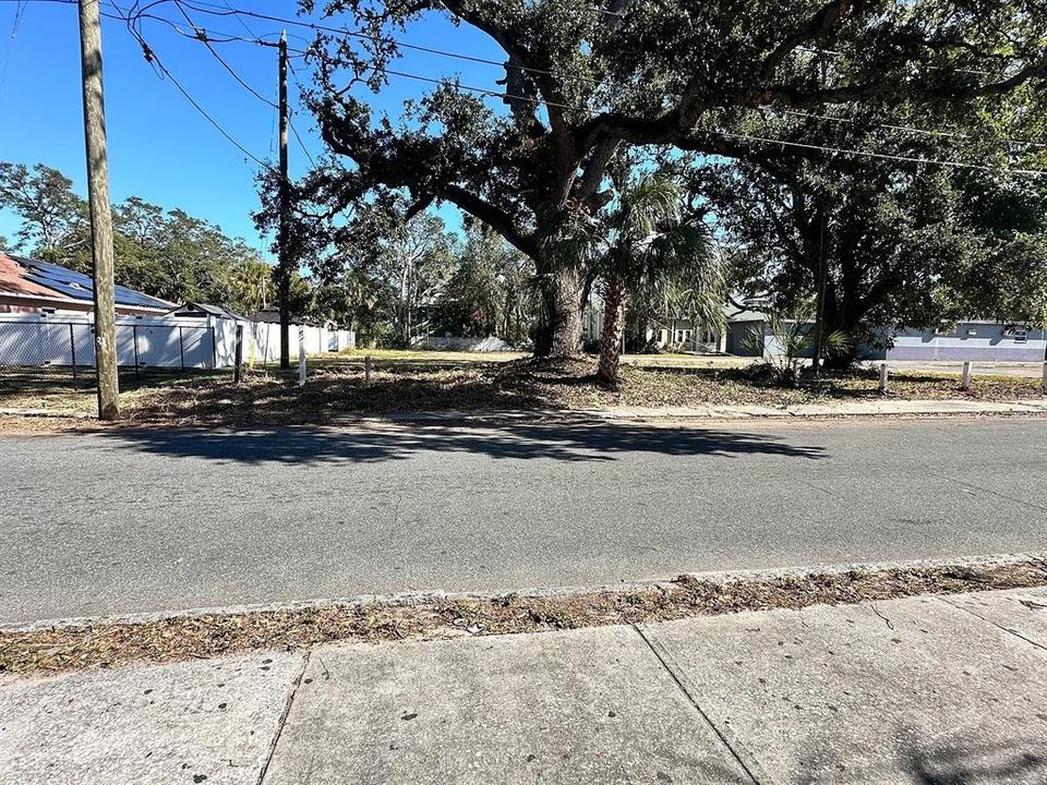 For Rent: $1,750 (3 beds, 1 baths, 2918 Square Feet)