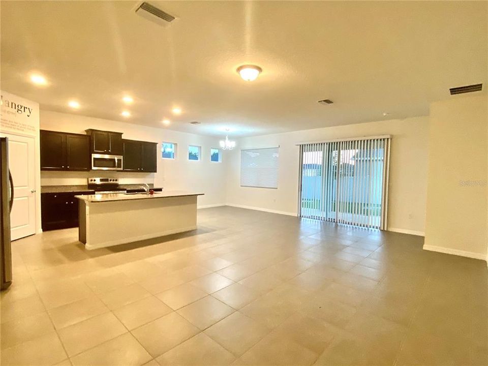 В аренду: $2,750 (4 спален, 2 ванн, 2057 Квадратных фут)