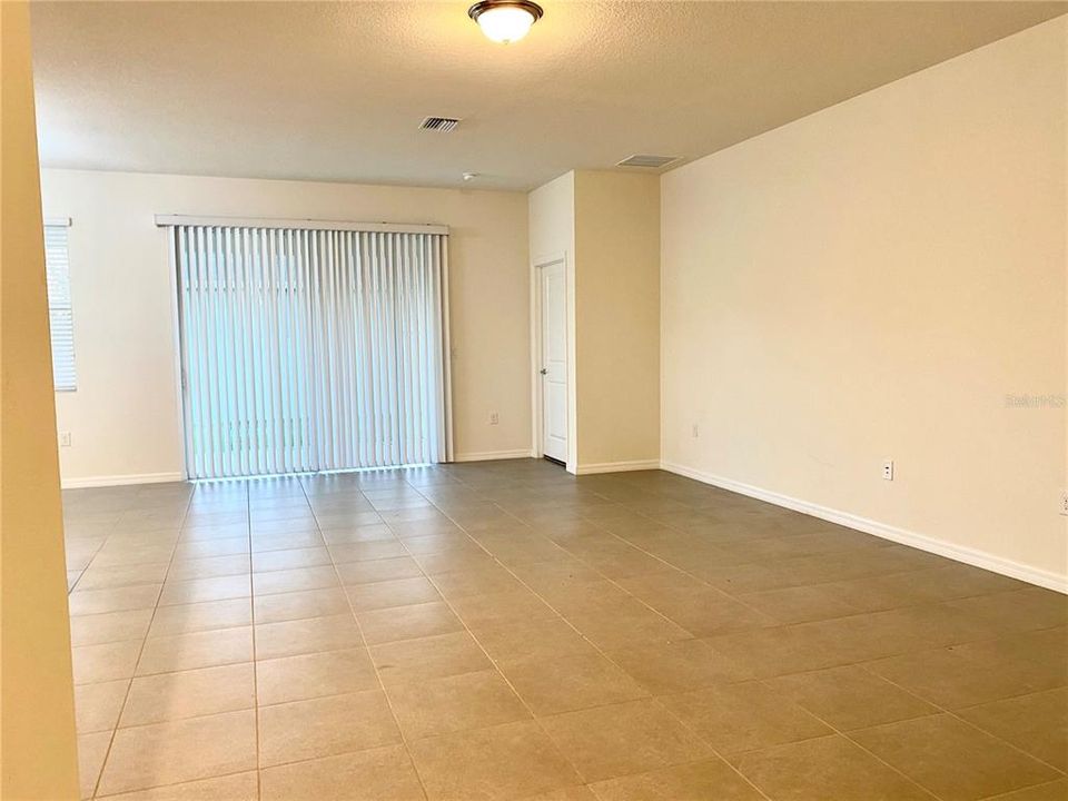 В аренду: $2,750 (4 спален, 2 ванн, 2057 Квадратных фут)