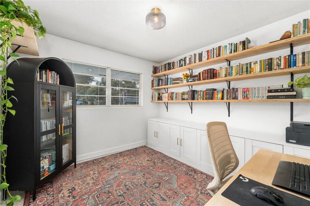 Activo con contrato: $350,000 (3 camas, 2 baños, 1652 Pies cuadrados)