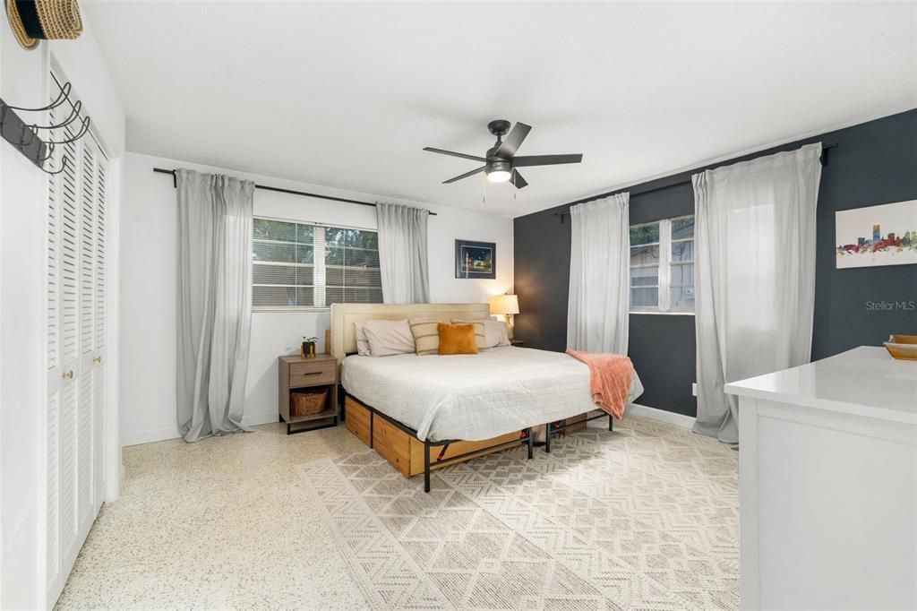 Activo con contrato: $350,000 (3 camas, 2 baños, 1652 Pies cuadrados)