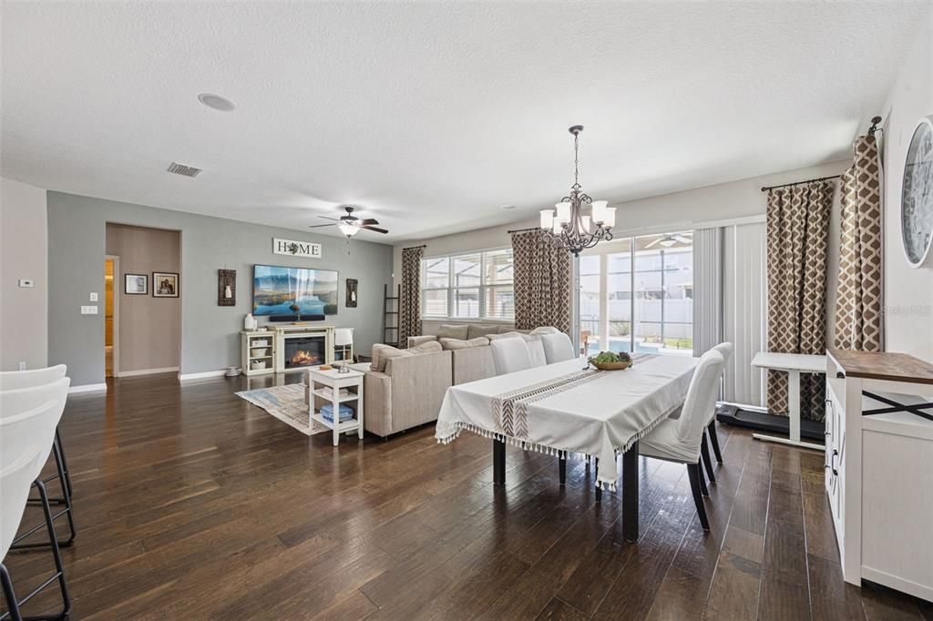 For Sale: $659,000 (5 beds, 3 baths, 3757 Square Feet)