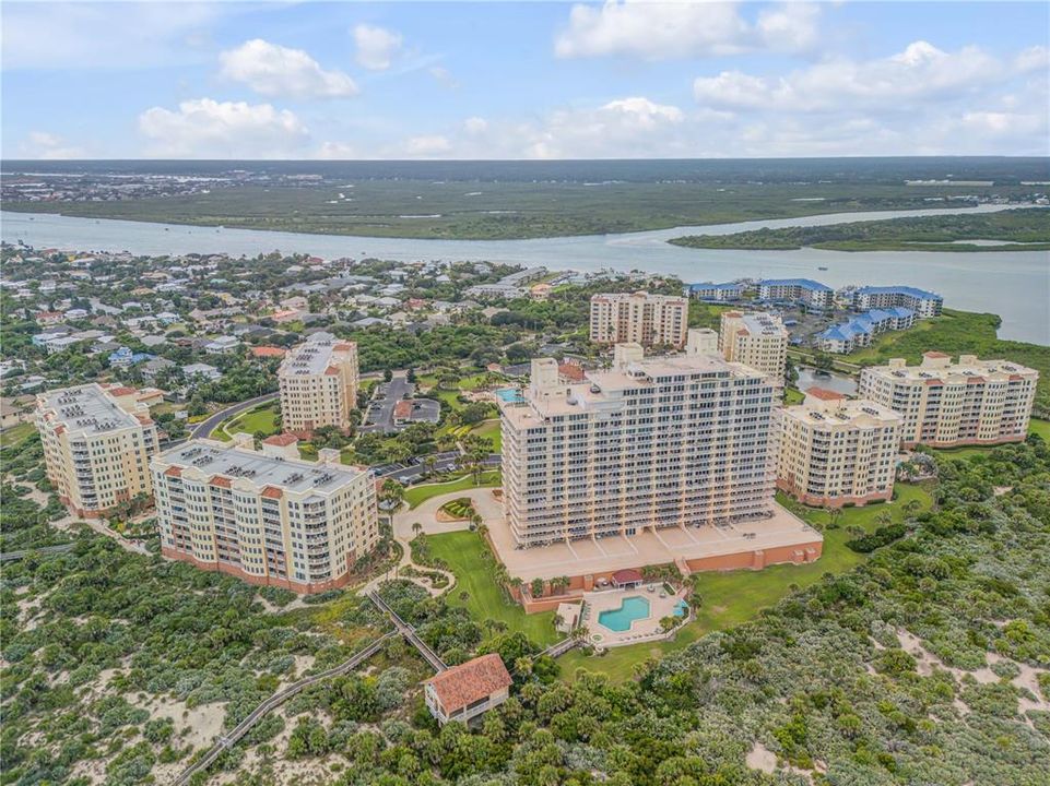 For Sale: $648,500 (2 beds, 2 baths, 1450 Square Feet)
