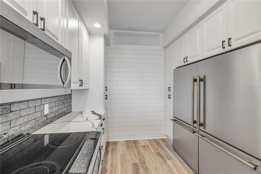 For Sale: $648,500 (2 beds, 2 baths, 1450 Square Feet)