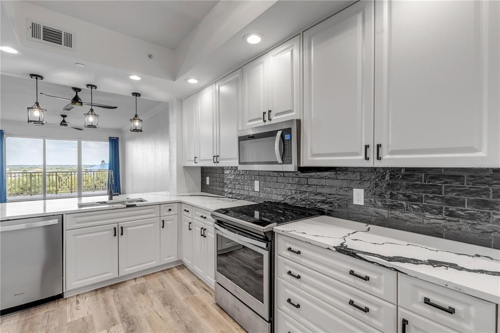 For Sale: $648,500 (2 beds, 2 baths, 1450 Square Feet)