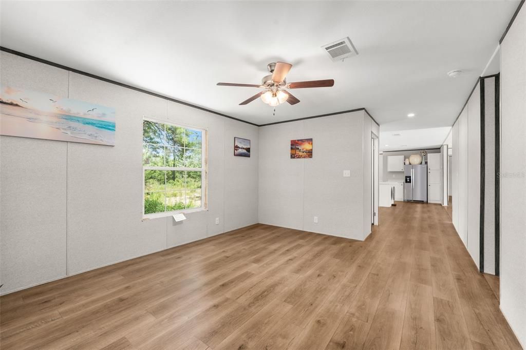 En Venta: $365,000 (3 camas, 2 baños, 1600 Pies cuadrados)