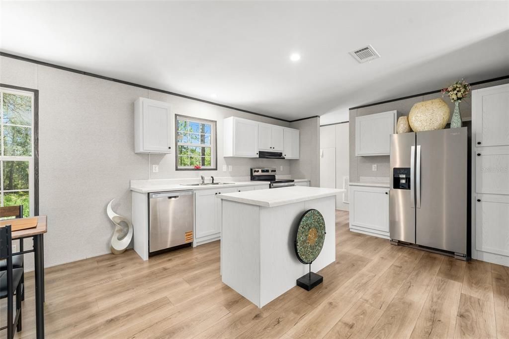 En Venta: $365,000 (3 camas, 2 baños, 1600 Pies cuadrados)