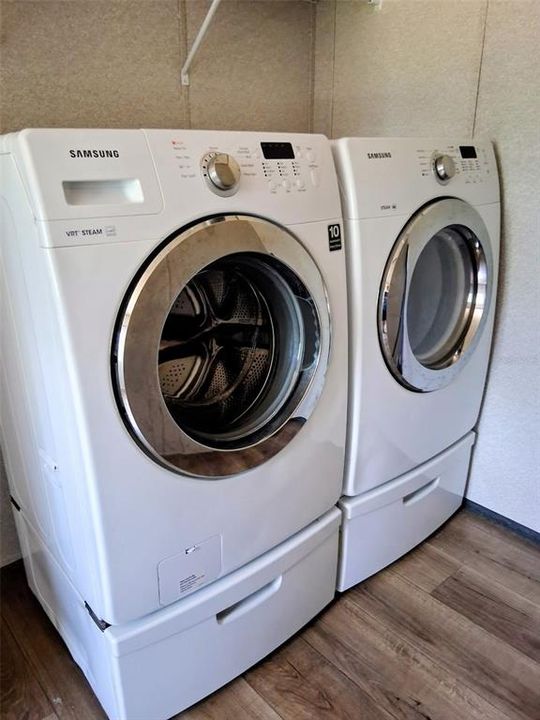 En Venta: $365,000 (3 camas, 2 baños, 1600 Pies cuadrados)