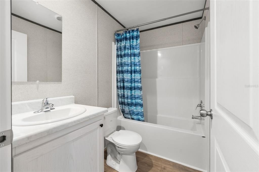 En Venta: $365,000 (3 camas, 2 baños, 1600 Pies cuadrados)