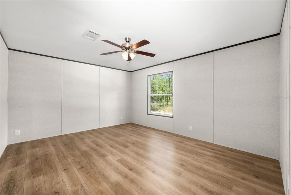 En Venta: $365,000 (3 camas, 2 baños, 1600 Pies cuadrados)