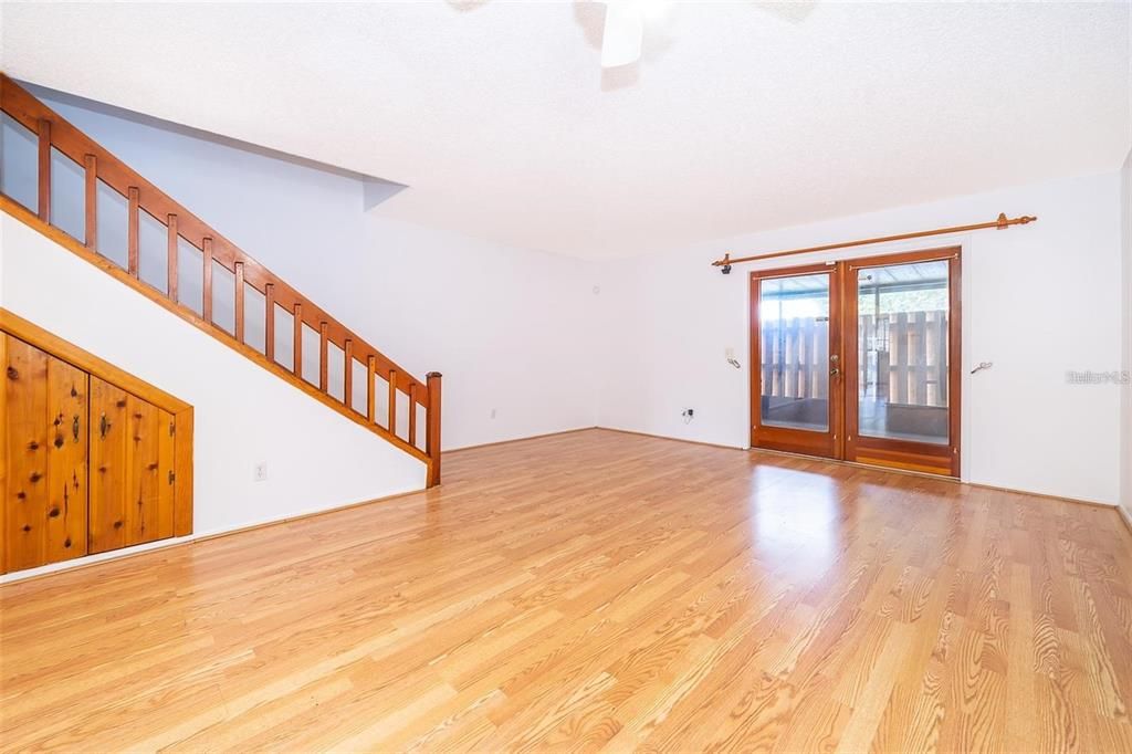 For Sale: $175,000 (2 beds, 2 baths, 1210 Square Feet)