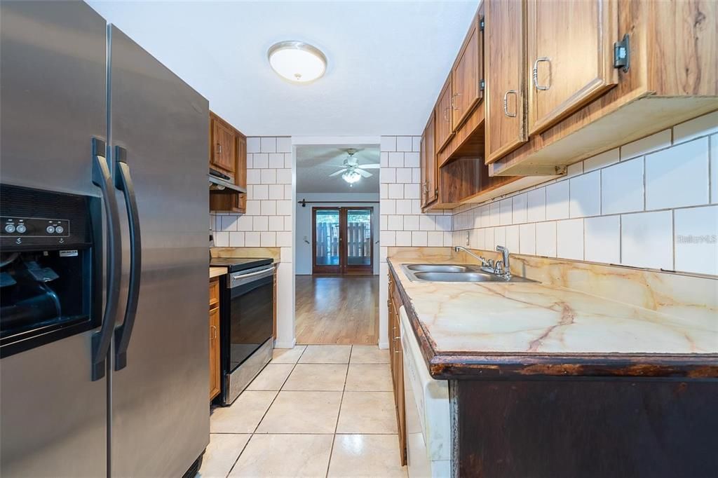 For Sale: $175,000 (2 beds, 2 baths, 1210 Square Feet)