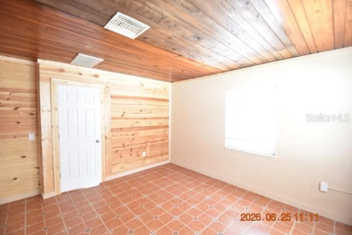 For Rent: $1,450 (1 beds, 1 baths, 500 Square Feet)