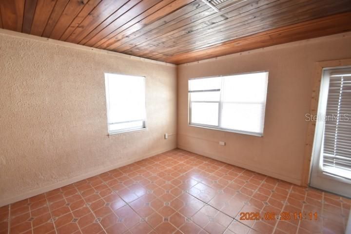 For Rent: $1,450 (1 beds, 1 baths, 500 Square Feet)