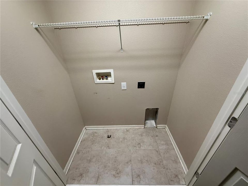 For Sale: $231,000 (3 beds, 2 baths, 1576 Square Feet)