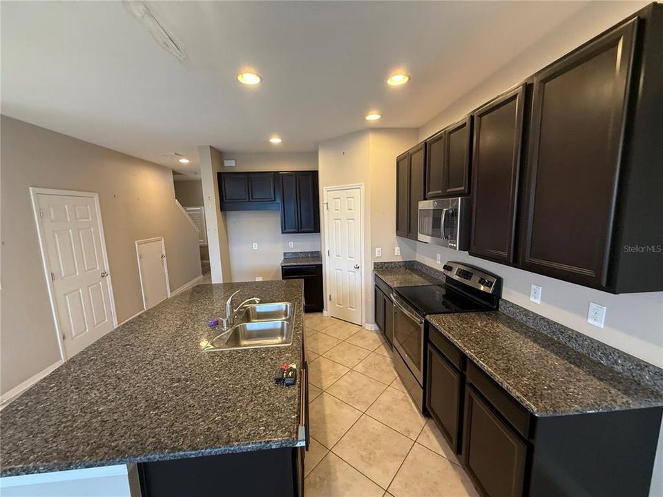 For Sale: $231,000 (3 beds, 2 baths, 1576 Square Feet)
