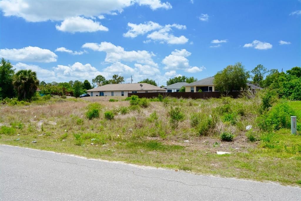 待售: $59,800 (0.28 acres)