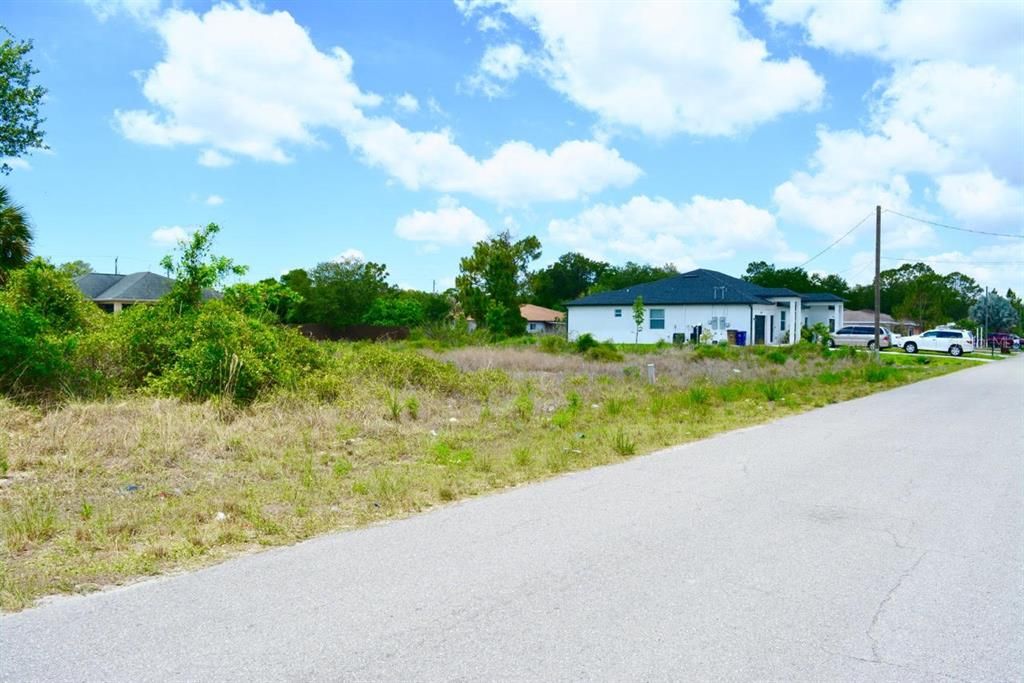 待售: $59,800 (0.28 acres)