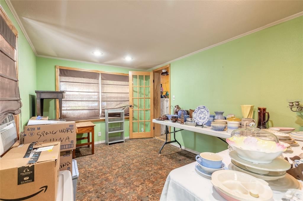 For Sale: $174,900 (2 beds, 1 baths, 1134 Square Feet)