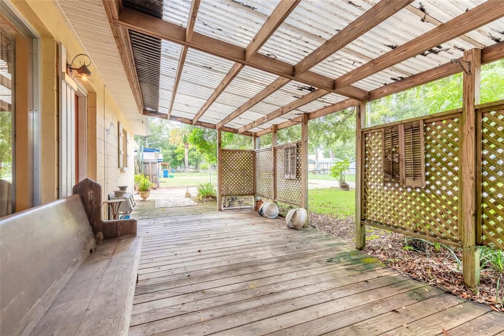 For Sale: $174,900 (2 beds, 1 baths, 1134 Square Feet)