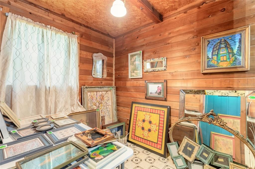 For Sale: $174,900 (2 beds, 1 baths, 1134 Square Feet)
