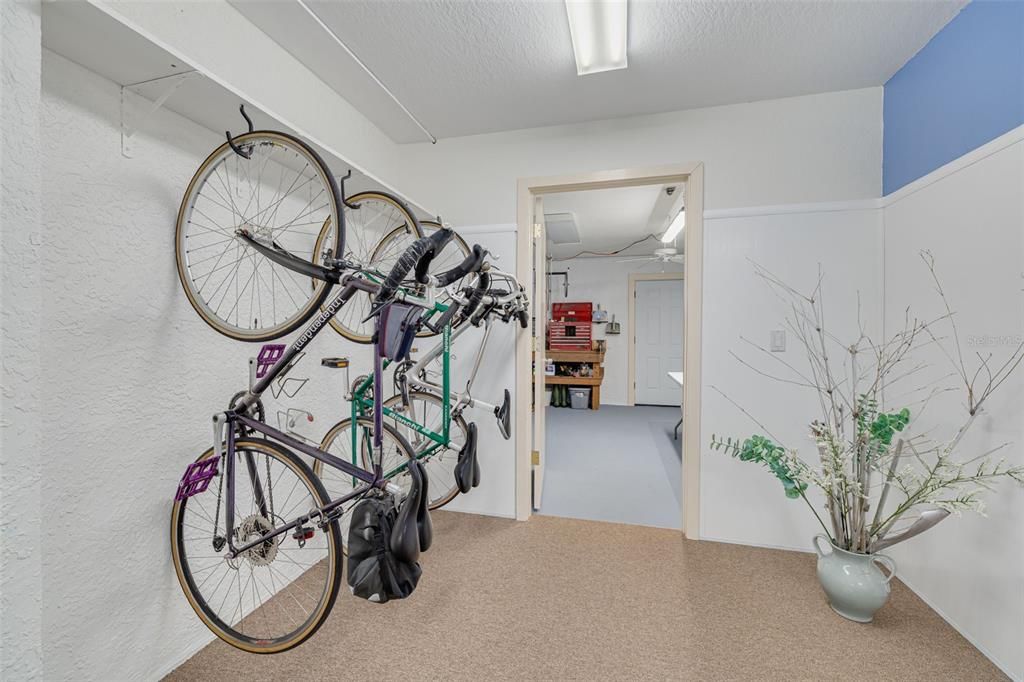 : $875,000 (3 спален, 2 ванн, 2190 Квадратных фут)