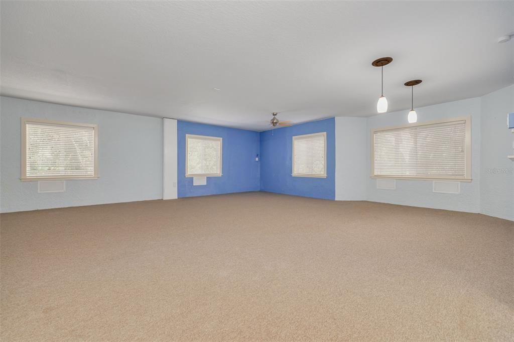 : $875,000 (3 спален, 2 ванн, 2190 Квадратных фут)
